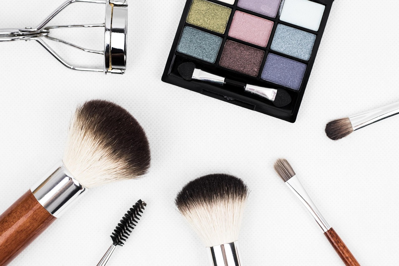 Home makeup brushes, makeup, brushes, cosmetics, eye shadow, bristles, beauty, eyelash curler, flat lay, composition, makeup, makeup, makeup, makeup, makeup, cosmetics, cosmetics, beauty